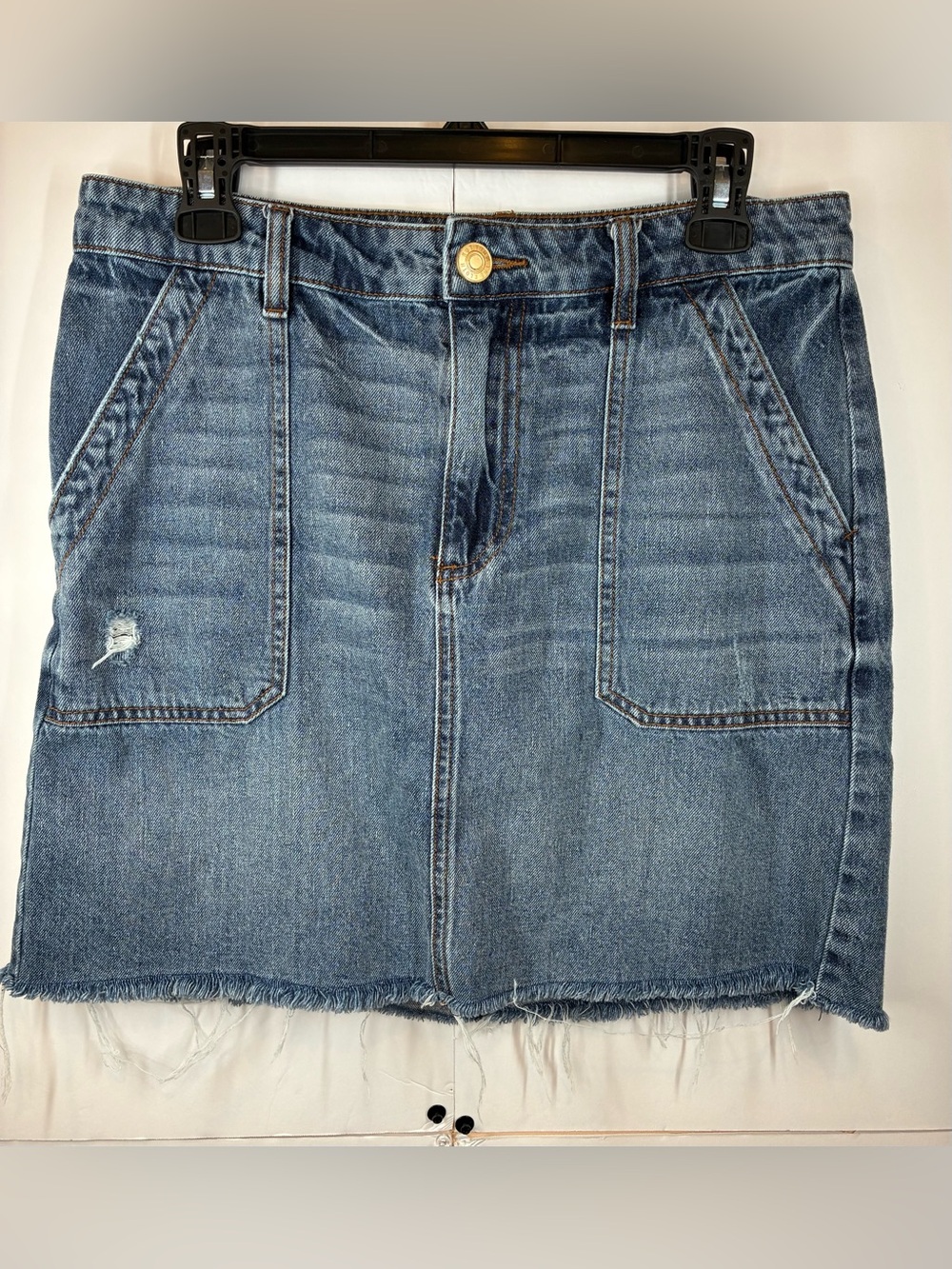 KUT From The Kloth Women’s Denim Mini Skirt Size 6 Raw Hem Distressed Pockets